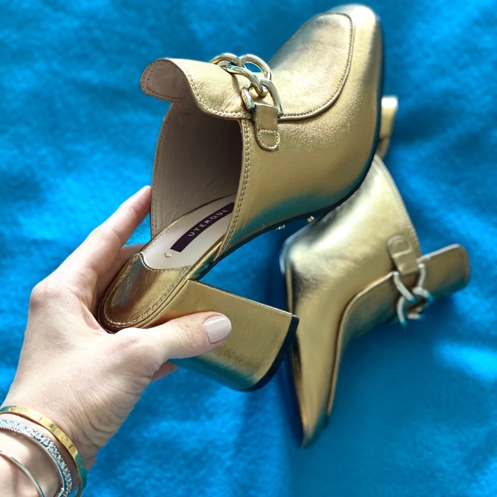 gold metallic shoes  with chain